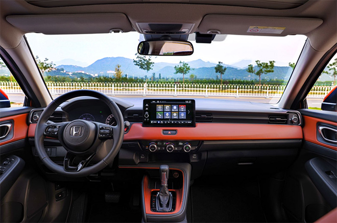 全新XR-V活力橙配色的驾驶中控布局