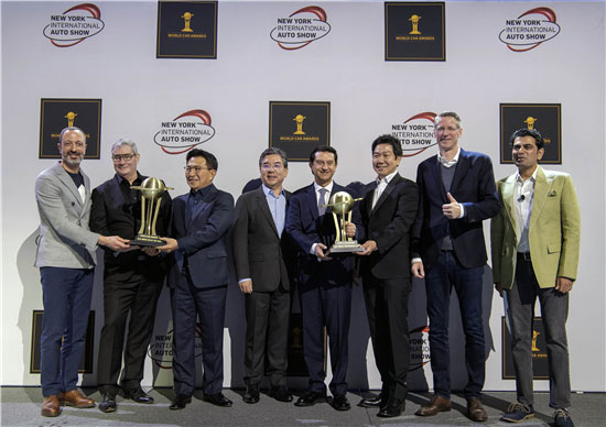 现代汽车高性能N品牌IONIQ 5 N 2024年“世界年度性能车”颁奖现场
