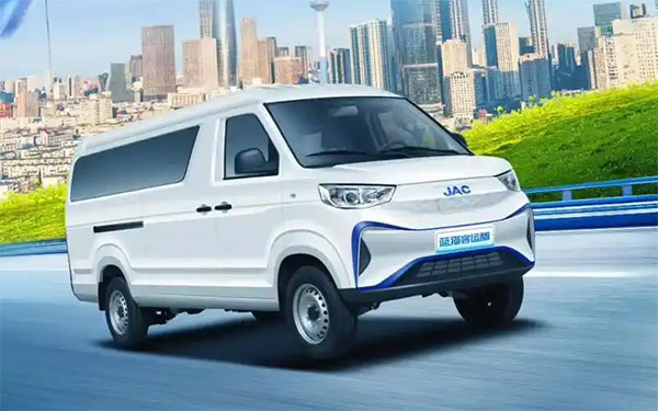 强化承载与安全,江淮1van蓝猫客运版树立城市运营新标杆