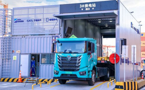 盐田港再次批量引入欧曼银河5M换电重卡，构建零碳港口新生态