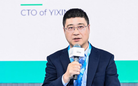 AI驱动出海破局！易鑫在“WAIC UP!盛会”分享汽车金融出海策略