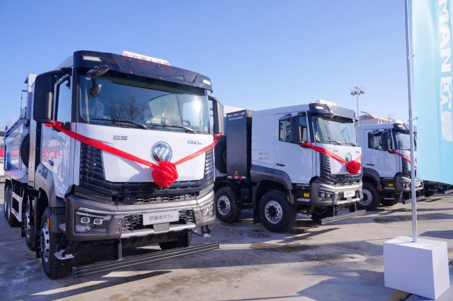 30台欧曼银河纯电渣土车交付