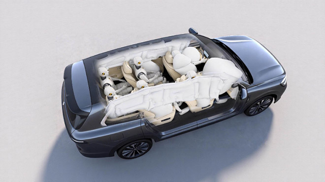 华境S侧碰后冲下15米高坡 大六座SUV真安全