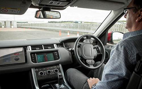 遥控驾驶等 捷豹路虎展示多项新技术