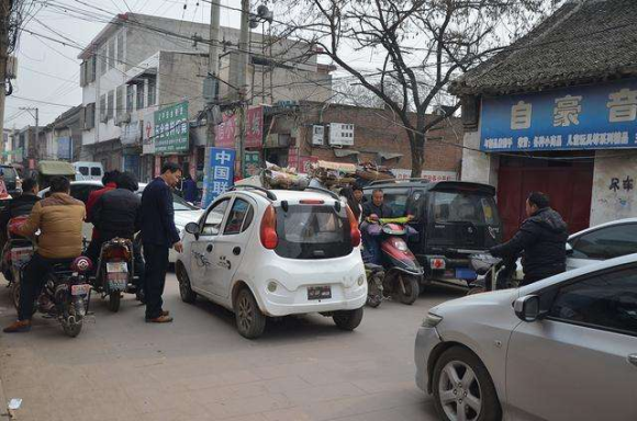 蓝天保卫战——当“低速电动汽车”老去如何安置余生？_图片新闻