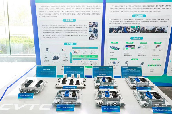 东风商用车龙擎自主控制系统天然气发动机&氢发动机点火成功