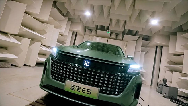 风光蓝电E5获车载语音助手A级认证