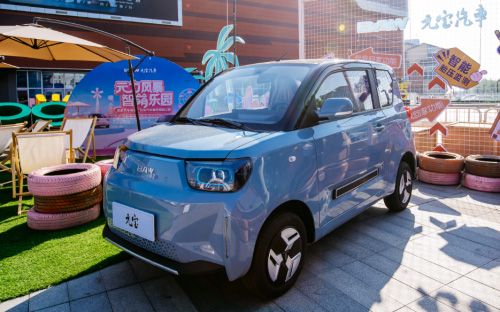  论电车内卷 还得看BAW元宝汽车 2023款横扫五菱宏光MINI!