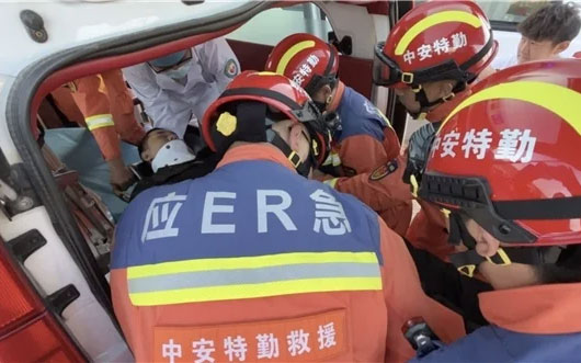  护航英雄会，中安特勤配合阿右旗多部门参与空中地面联合救援演练