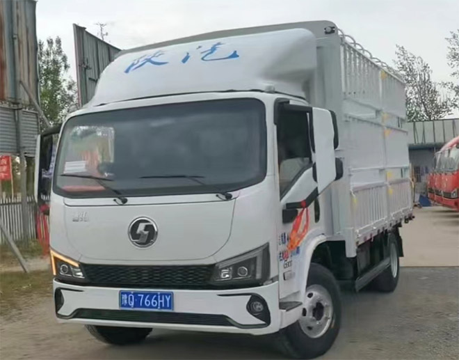 德龍G300-AMT 黄师傅的绝佳搭档 高品质运输