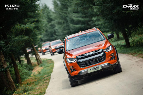 800mm涉水深度  D-MAX V-CROSS带你尽享垂钓之乐