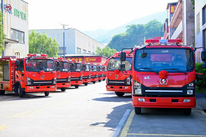 陕汽德龍轻卡批量交付龙岩市应急局