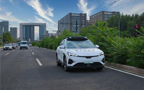 极狐T5增程版即将上市,北汽蓝谷精准击破用户痛点,夯实长期增长基础_图片新闻