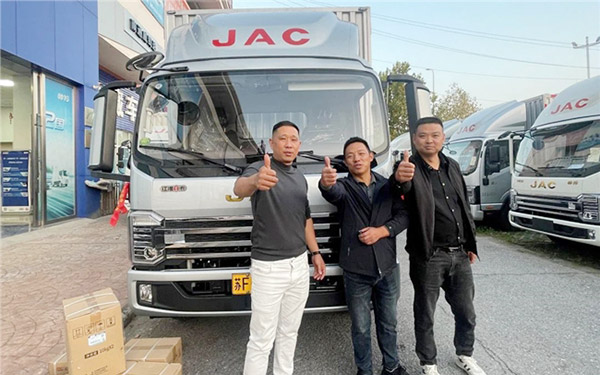 江淮1卡帅铃:舒适驾乘+休憩空间,升级徐老板长途运输体验_图片新闻