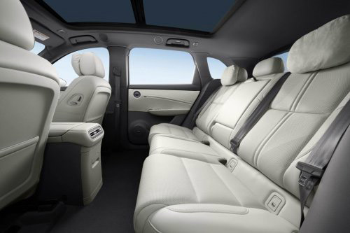 红旗HS6 PHEV慢回弹发泡层厚达20mm