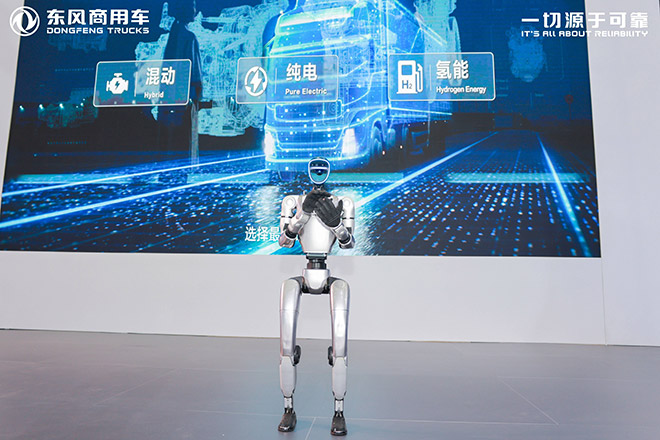 6车7动力 东风商用车亮剑武汉车展