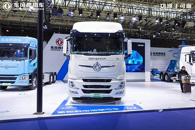 东风天龙GX氢燃料电池牵引车