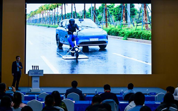 中汽研实测满分认证！鸿蒙智行全系安全硬实力破局行业乱象