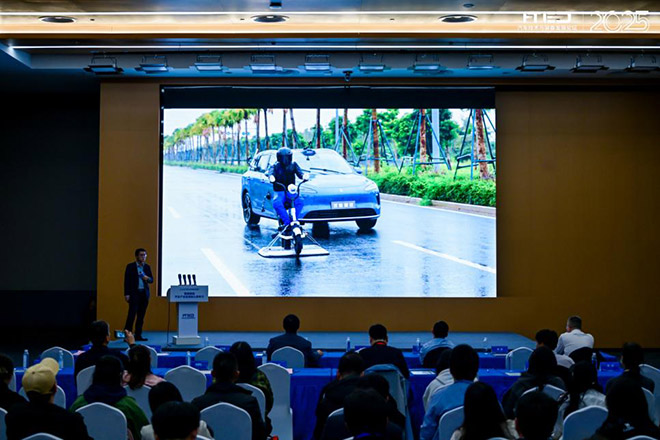 中汽研实测满分认证 鸿蒙智行全系安全硬实力