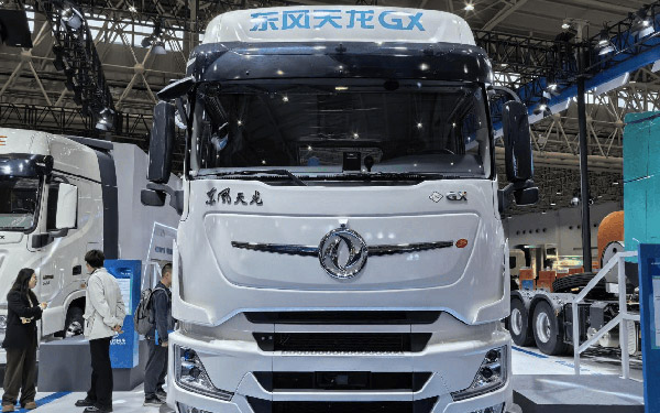 不玩虚的！东风天龙GX智能干线牵引车助新手秒变老司机_图片新闻