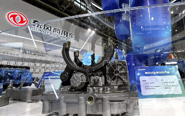 东风亮剑“零碳”新纪元：多款动力总成方案重构重卡价值边界