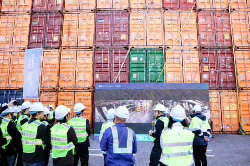 零碳港口新生态 盐田港再次批量引入欧曼银河5M换电重卡