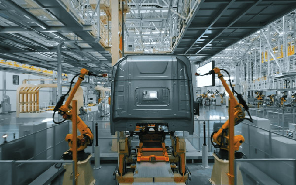 东风商用车放大招!D600智慧工厂落地,是否会改写商用车智造规则?