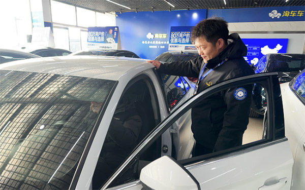 从服装设计师到二手车销售，淘车车“跨界”顾问为客户“量身定制”_图片新闻
