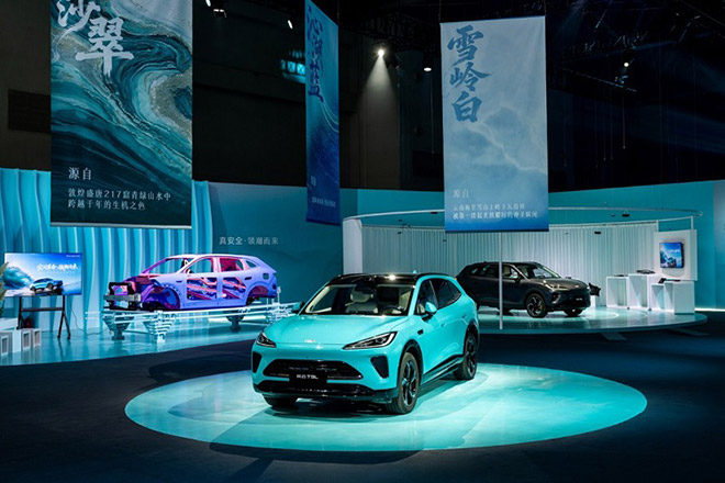 4月13日，备受瞩目的风云T9L在重庆这座魔幻8D城市正式全球上市，新车共推出4款版型，官方指导价12.99万元-18.69万元，