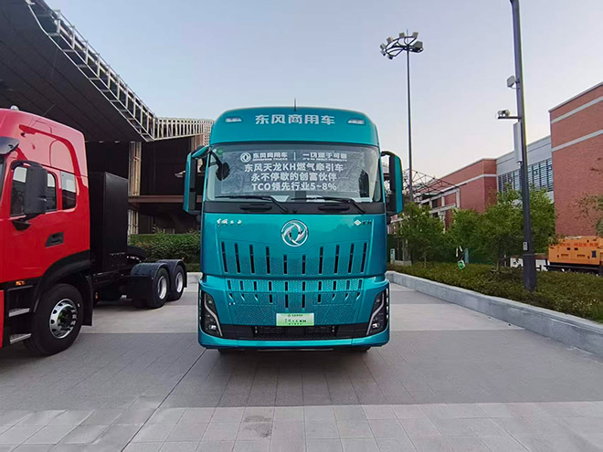 硬核双车亮相堰马 东风商用车两大主力车型领跑物流运输新赛道 