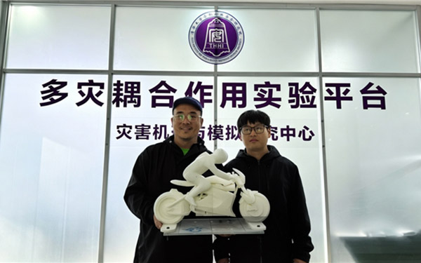 暴风者X二代如何以科研驱动与安全认证，重新定义中国电摩的世界坐标_图片新闻
